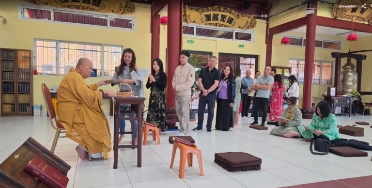 Sinh hoạt tại Đại Tự Khánh Anh